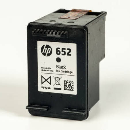 C. vide HP® F6V25AE POUR HP652 BLACK